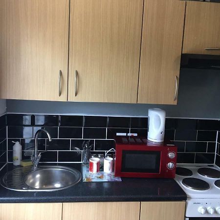 Hatfield Save-Money Rooms - 10Over10 For Price! 外观 照片