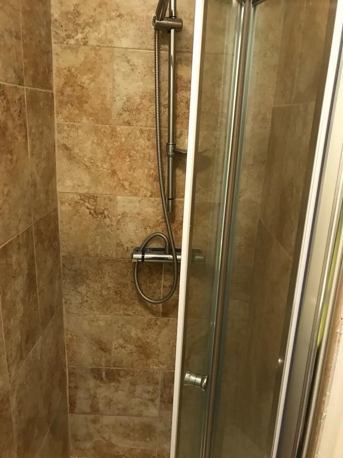 Hatfield Save-Money Rooms - 10Over10 For Price! 外观 照片