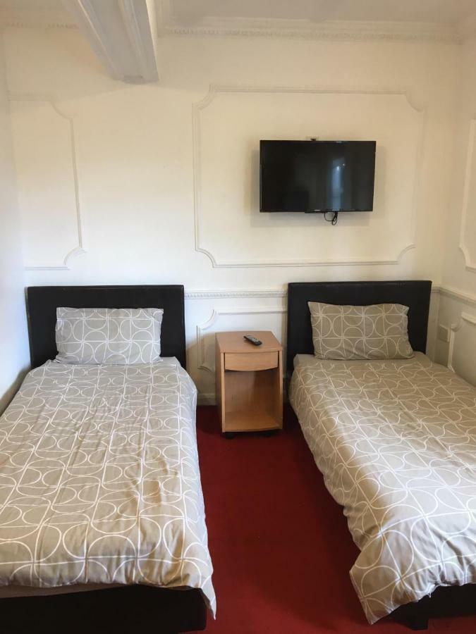 Hatfield Save-Money Rooms - 10Over10 For Price! 外观 照片
