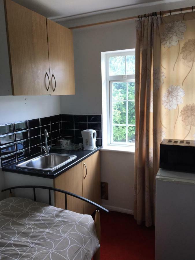 Hatfield Save-Money Rooms - 10Over10 For Price! 外观 照片