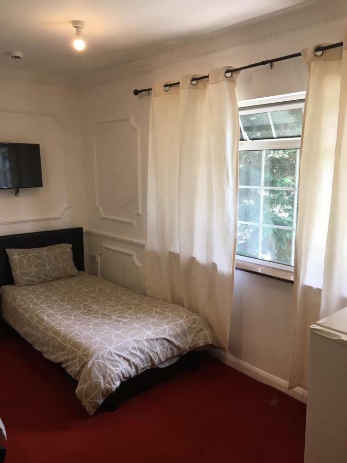Hatfield Save-Money Rooms - 10Over10 For Price! 外观 照片